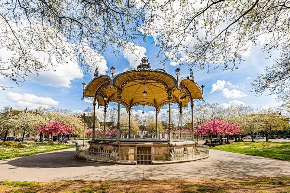 Rempart Tivoli Coeur De Ville Dijon Bagian luar foto