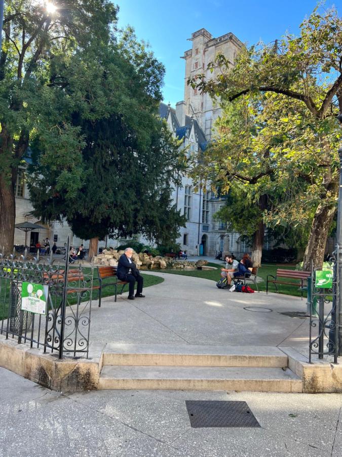 Rempart Tivoli Coeur De Ville Dijon Bagian luar foto